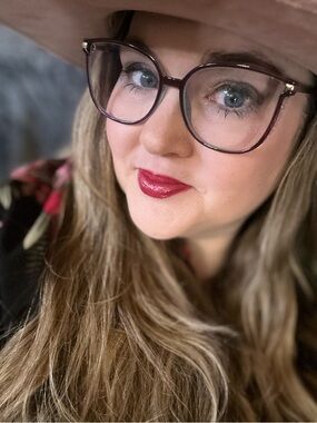 Meet your Posher, Janelle